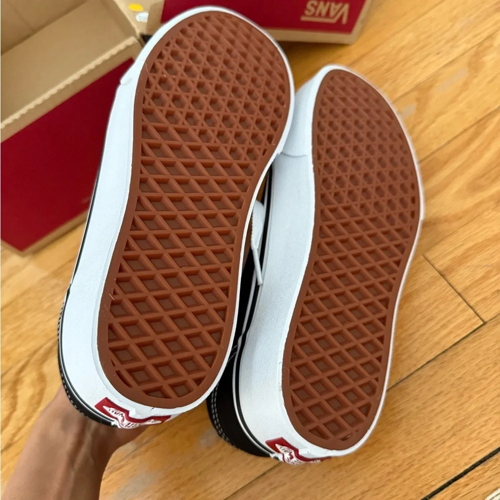 Vans Black and White Old Skool Sneakers Classic Design brand new - Picture 5 of 5